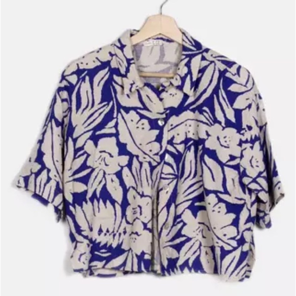 Oyosho Linen Cropped Shirt – Blue & Cream | Women’s Large | Shell Button Detail